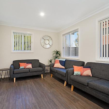 Newcastle Short Stay Accommodation - Birmingham Garden Townhouses 외부 사진