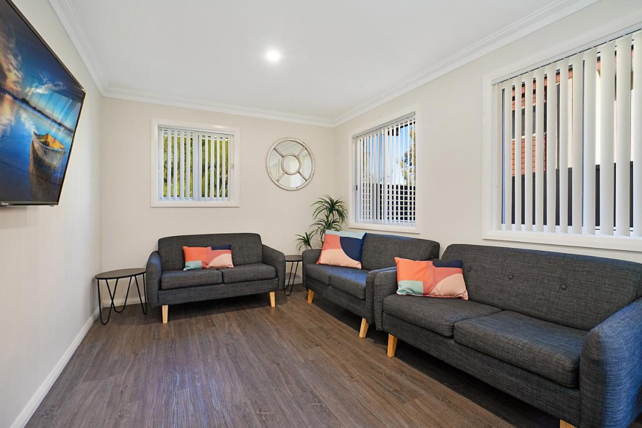 Newcastle Short Stay Accommodation - Birmingham Garden Townhouses 외부 사진